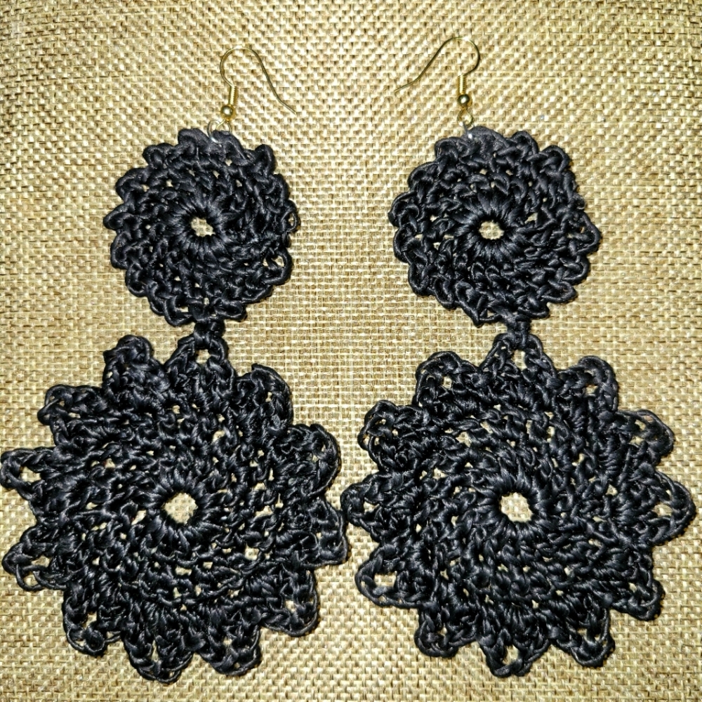 Roberta Freyman crochet sunflower flower earrings